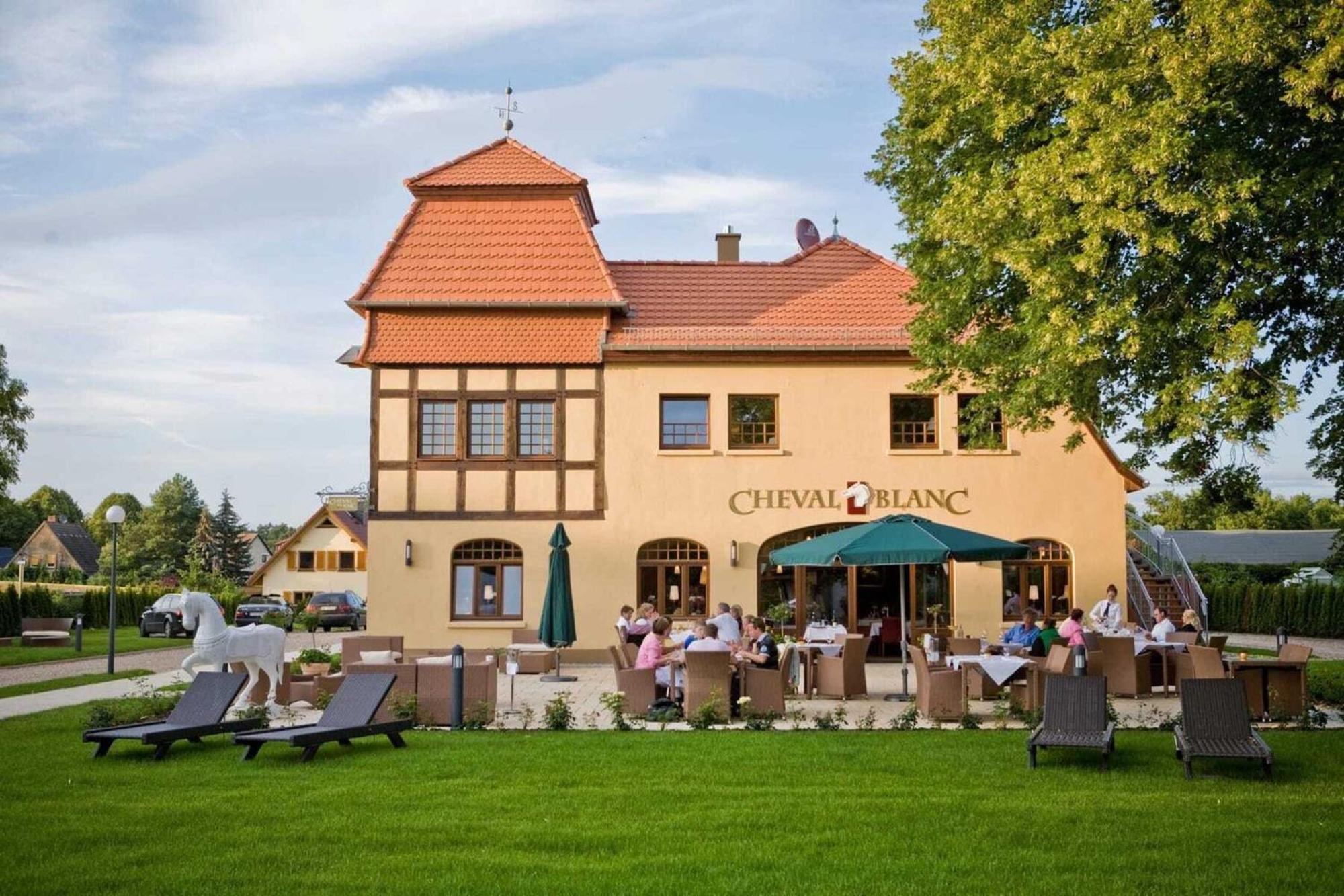 Bernsteinschloss Wendorf  Kültér fotó